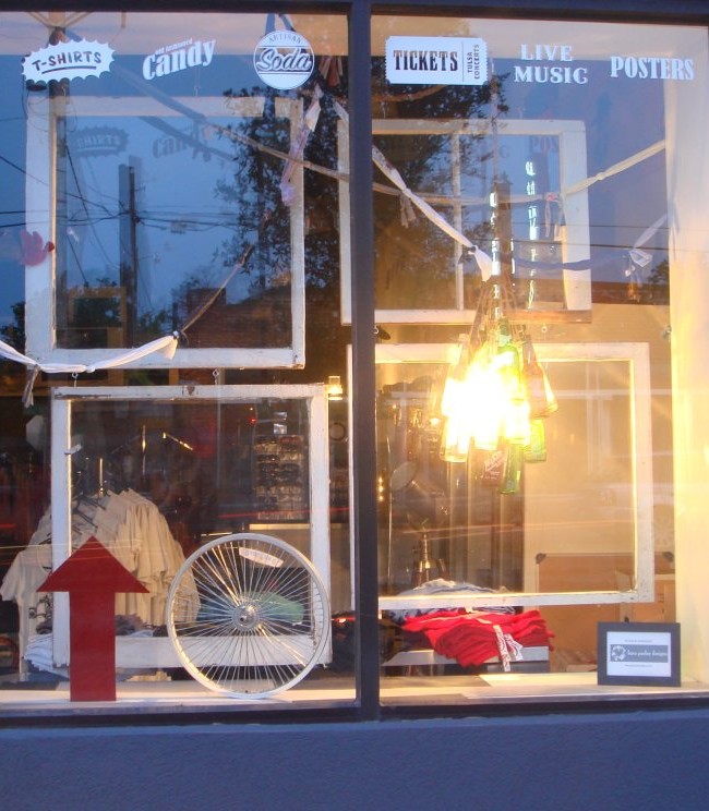 STATEMENT MAKING “WINDOW” DISPLAY