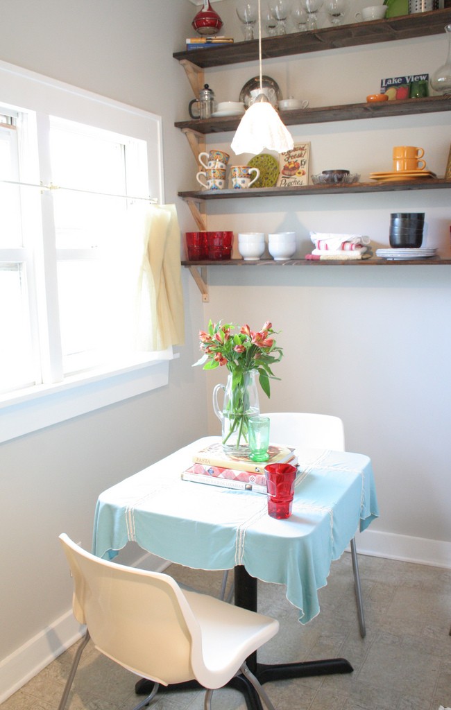 DECKED OUT DINING ROOM