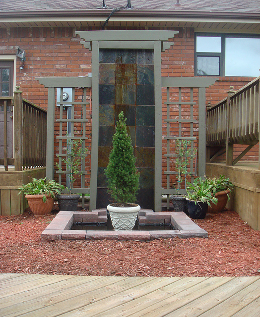 INSPIRING OUTDOOR WATER FEATURE