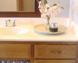 CHARMING BATHROOM MAKEOVER (for not much mulah!)