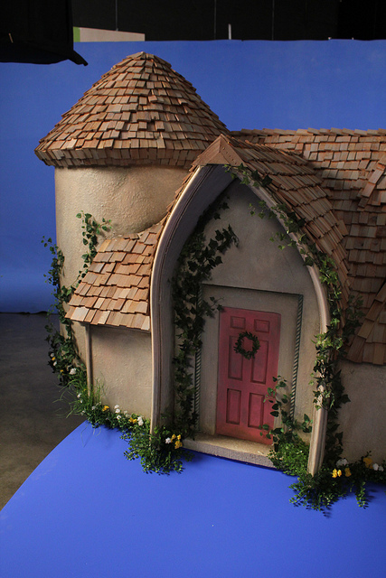 The Coolest Doll House Ever