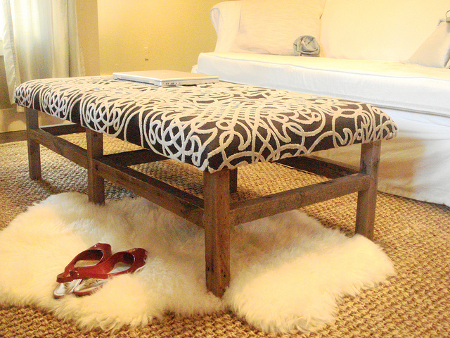 DIY TUFTED OTTOMAN