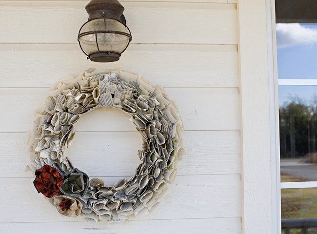 DIY DECORATING WITH BOOKS