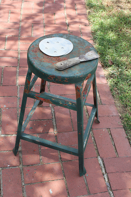 Mini Makeover- Rusty to Refined Metal Stool Makeover