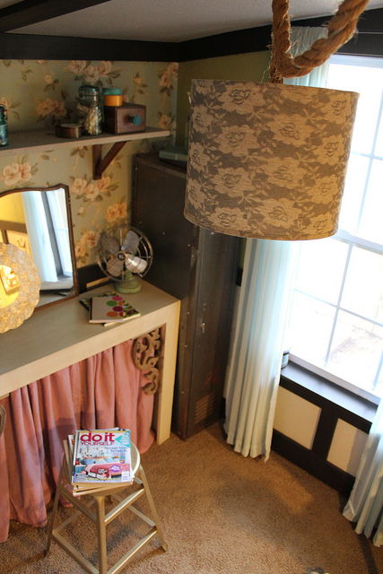 DIY Lacy Lamp Shade