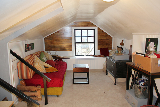 Built in Bed and More Metal in the Upstairs Room