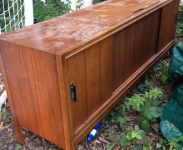 Vintage Record Player/Radio Vote
