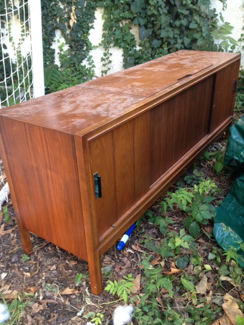 Vintage Record Player/Radio Vote